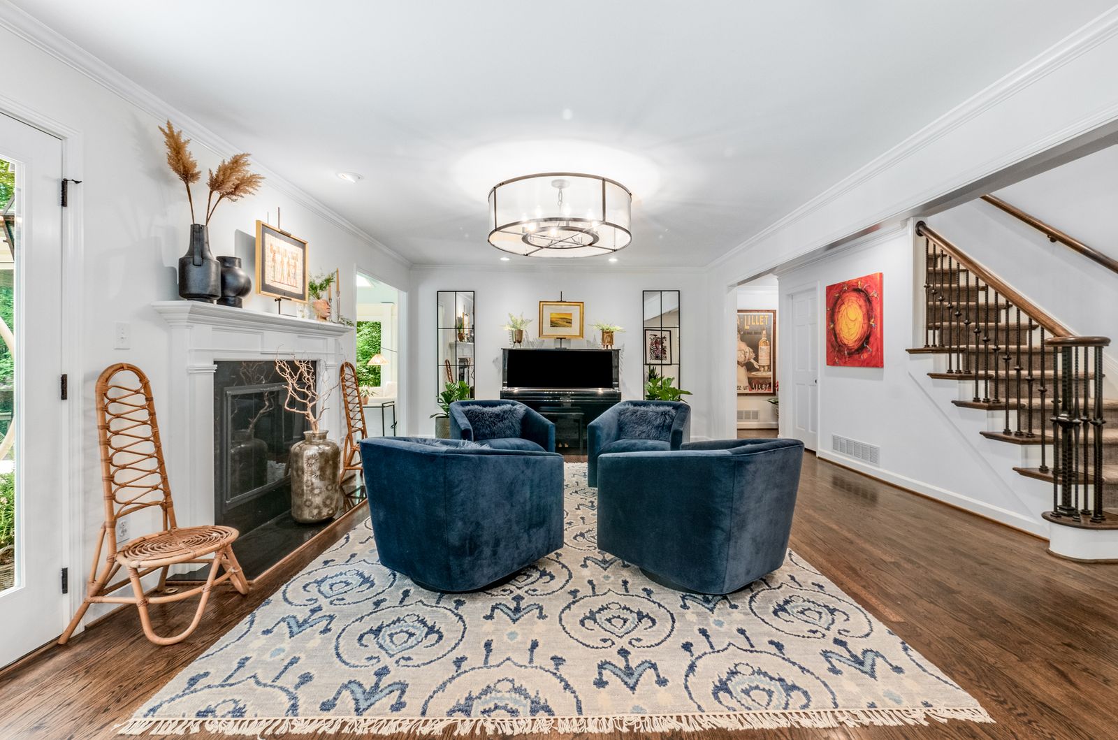 Bright professionally presented Atlanta home interior used to support DUFFY seller marketing strategy